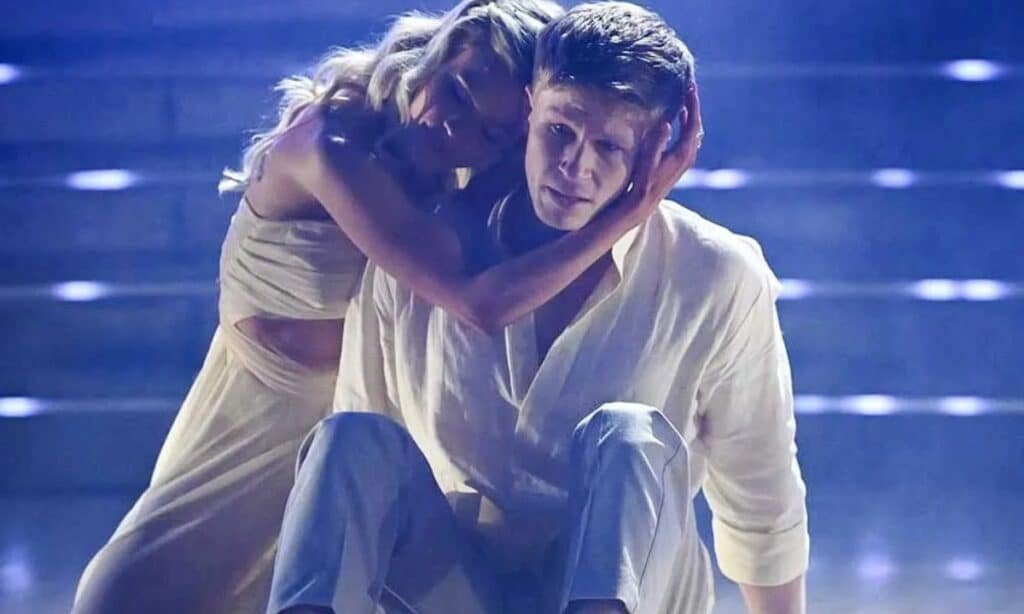 Robert Irwin and Derek Hough